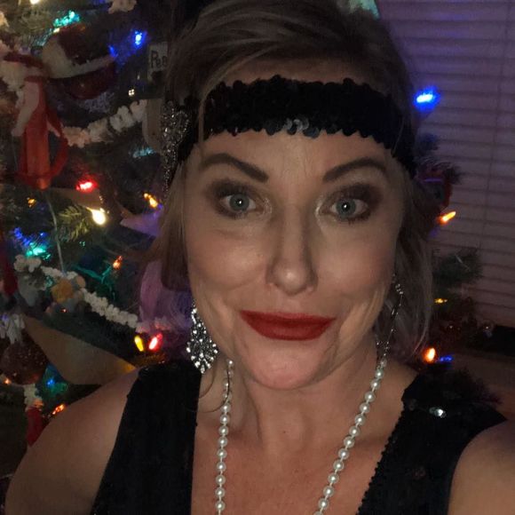 Meet your Posher, Crystal - Picture 1 of 1